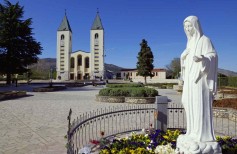 Le culte de Medjugorje vers la confirmation officielle de l'Église