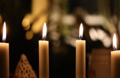 Bougies électriques : quand un culte perd son caractère sacré
