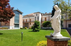 Statues de jardin : comment choisir votre statue religieuse d’extérieur