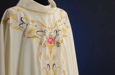 Comment choisir la bonne chasuble liturgique