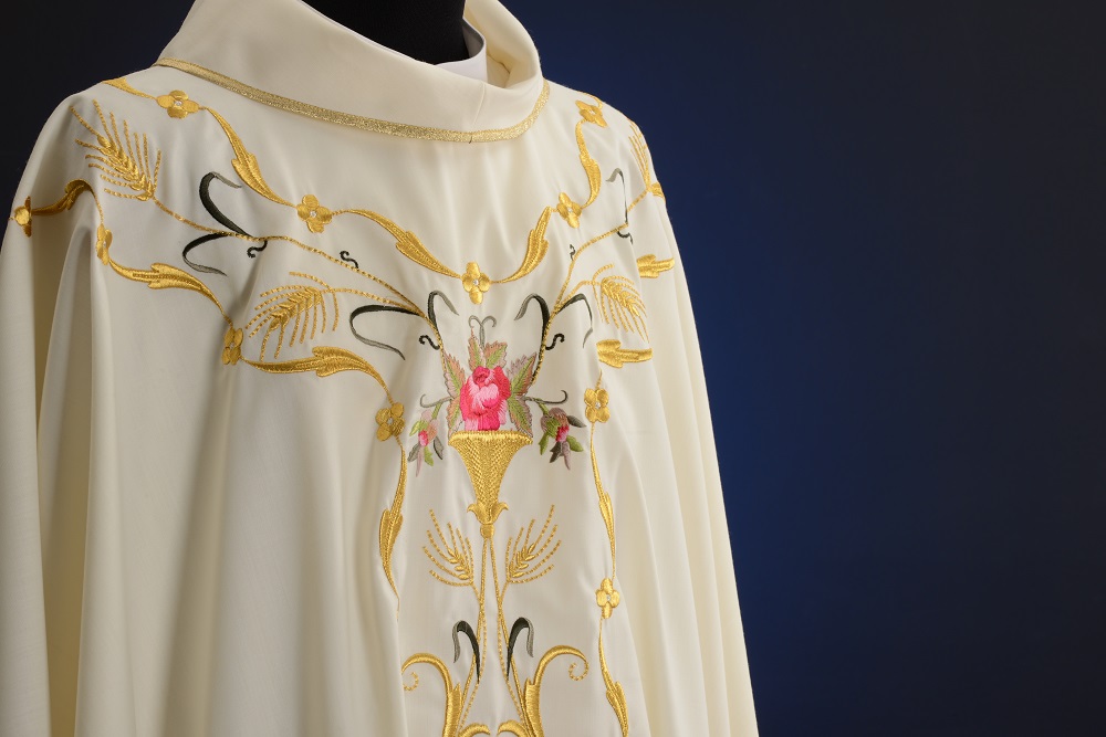 Comment choisir la bonne chasuble liturgique