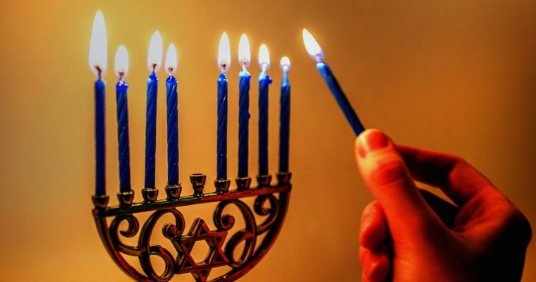 La Menorah : histoire et signification du chandelier juif