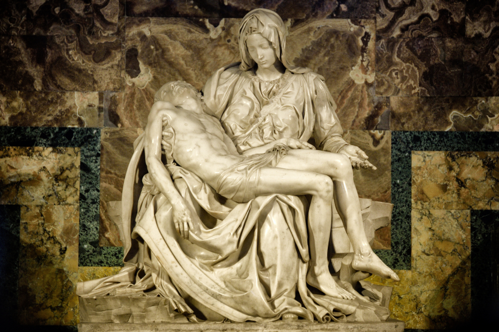 Petit Jésus - Page 2 La-Pieta-de-Michelangelo-Buonarroti
