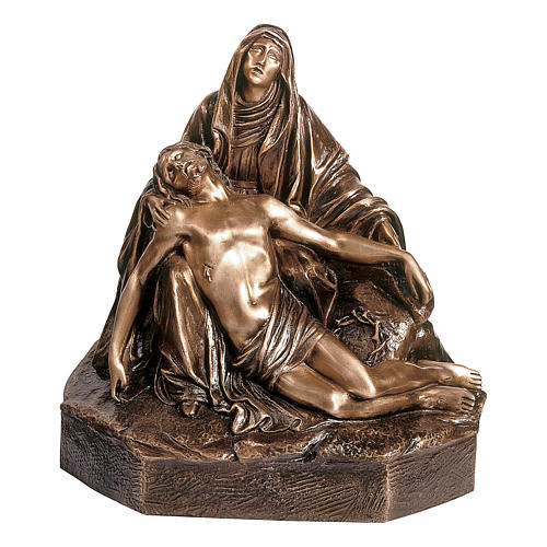 statue bronze pieta