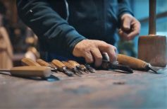 Crèche en bois : techniques de réalisation des artisans de Holyart