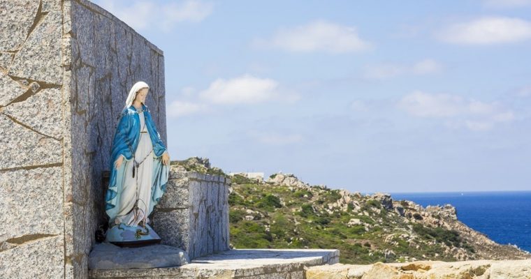 Sainte Maria a Mare : la Vierge retrouvée échouée sur une plage
