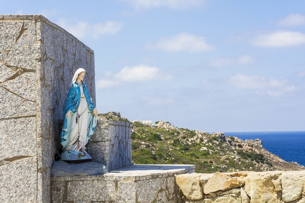 Sainte Maria a Mare : la Vierge retrouvée échouée sur une plage