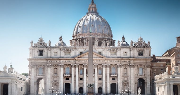 Basilique Saint-Pierre : Ăglise symbole du monde chrĂ©tien