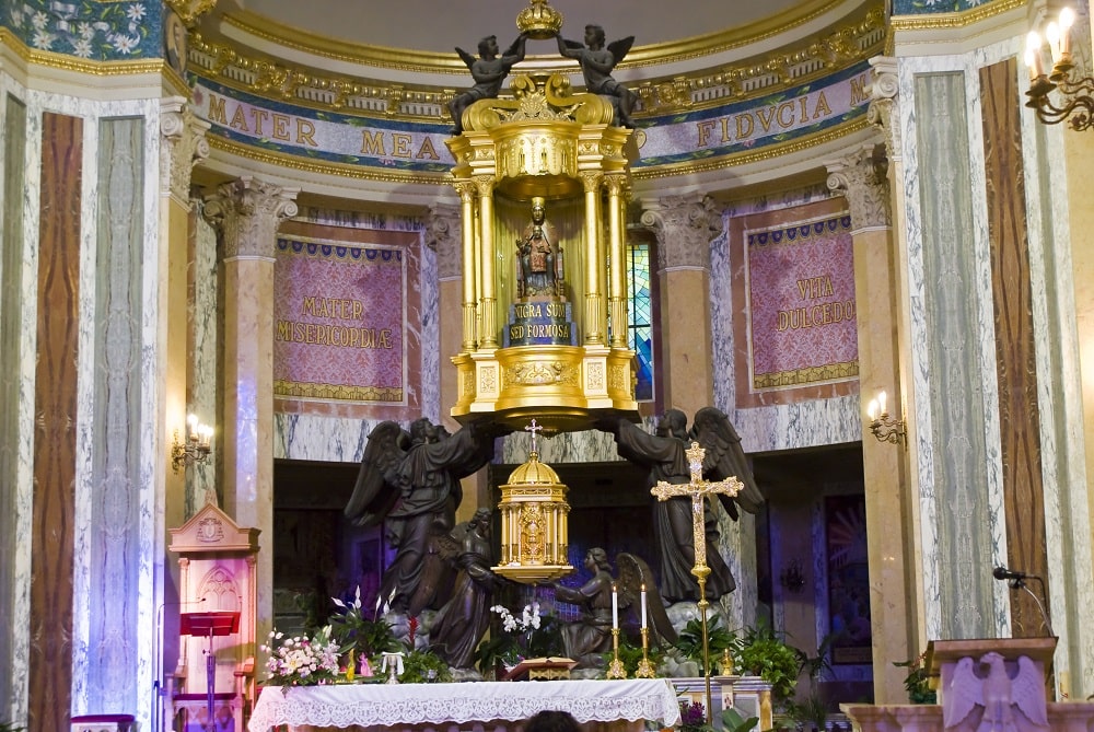 La Petite Madone de Tyndaris : la Vierge noire et son sanctuaire sur la mer