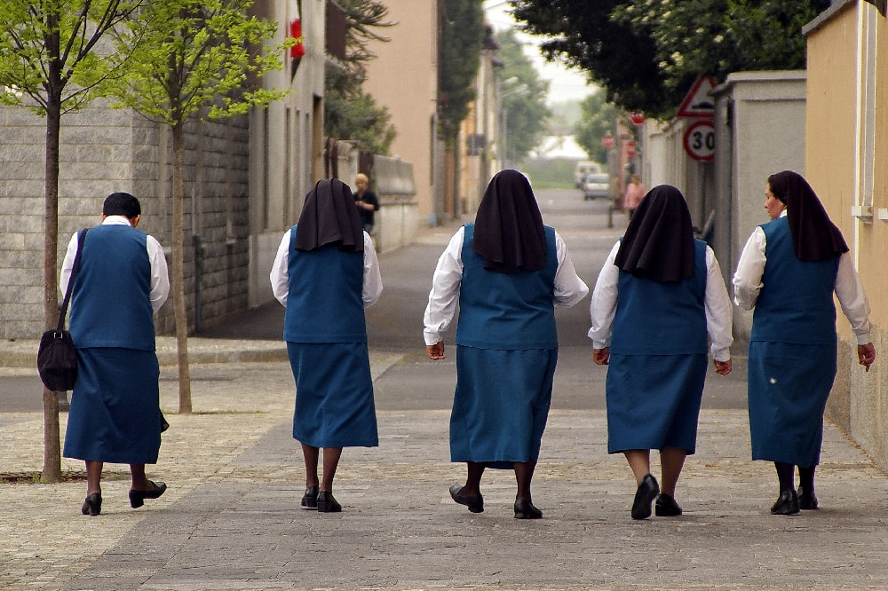 Habits de religieuse : pour chaque ordre sa couleur