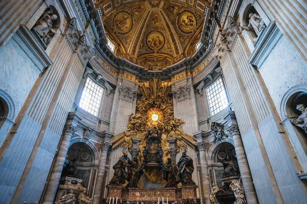 La Chaire de Saint Pierre: la signification de l’œuvre et les origines de sa fête