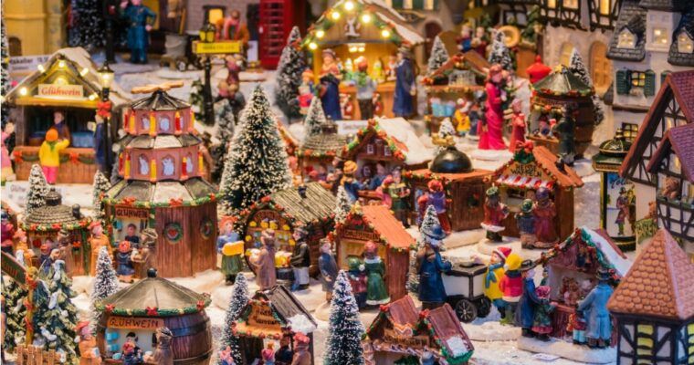 Villages de Noël miniatures : une décoration immanquable pour votre maison