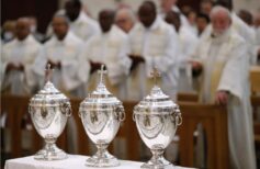 Messe du Chrisme et la bénédiction des huiles saintes