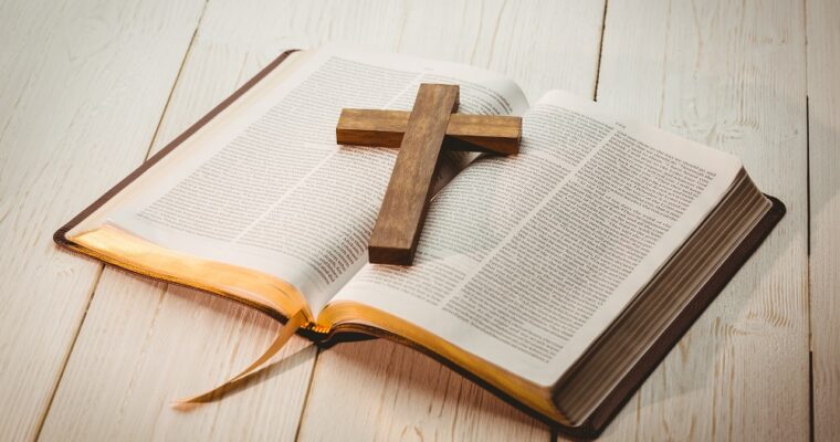 Conversions religieuses célèbres : 10 célébrités devenues croyantes