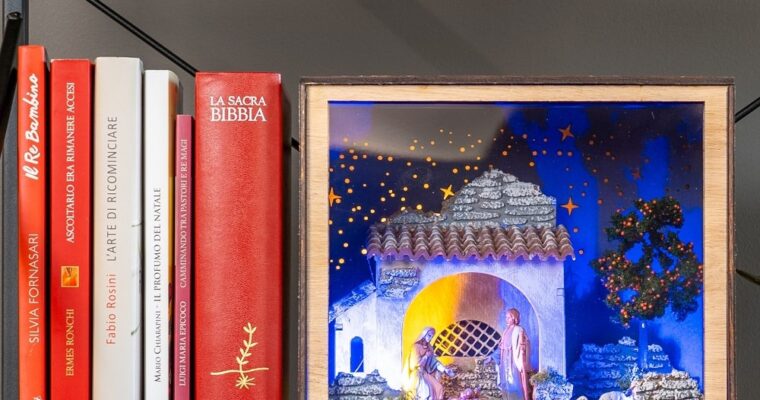 Crèches originales : la Nativité dans les book nook