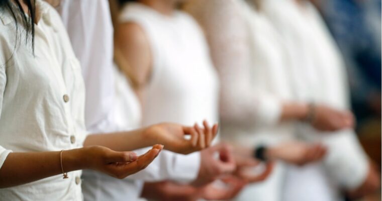 Les catéchumènes : recevoir le baptême à l’âge adulte