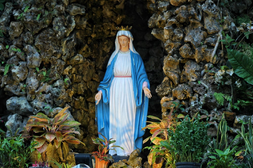 Pourquoi le samedi est-il dédié à la Sainte Vierge ?